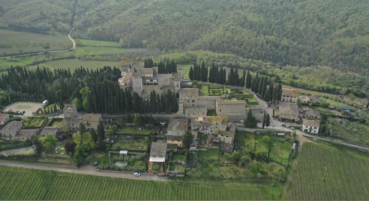 Torre Di Badia Panzió Badia A Passigano Kültér fotó